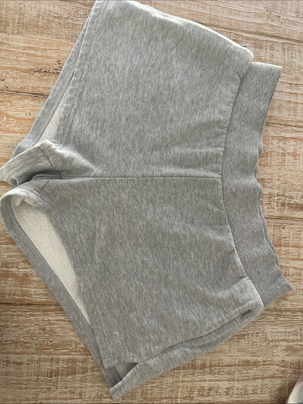Alo Shorts - Light Gray